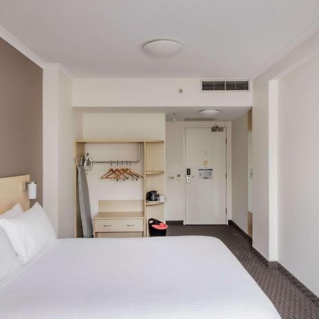 Ibis Sydney Olympic Park Hotel Екстериор снимка