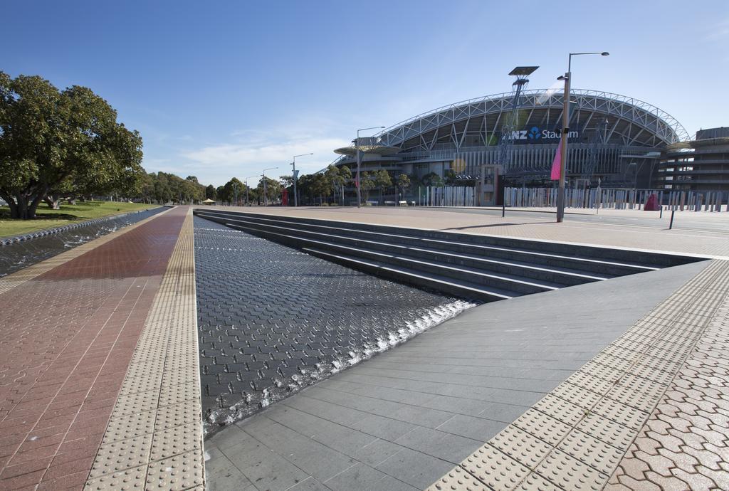 Ibis Sydney Olympic Park Hotel Екстериор снимка