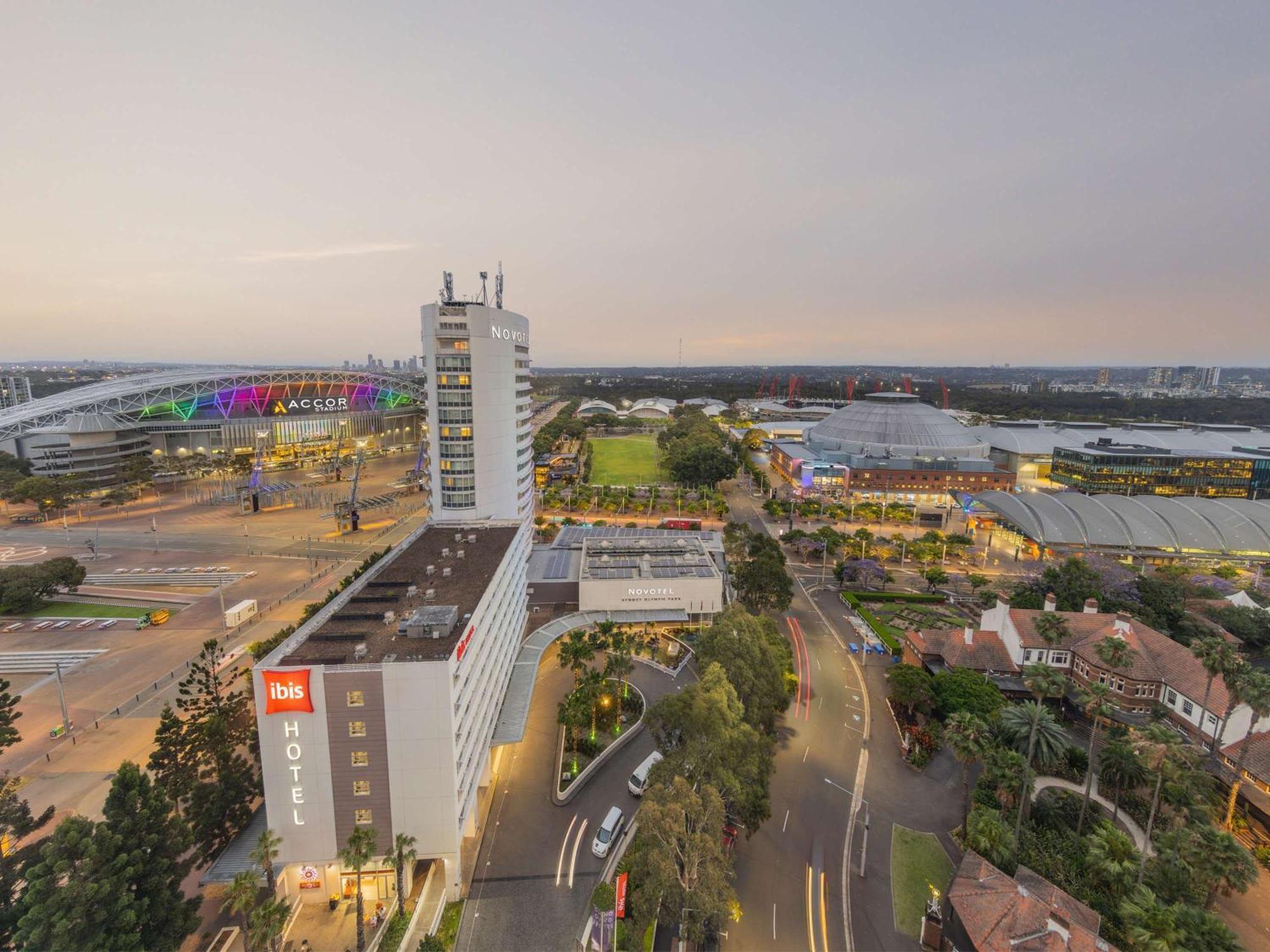 Ibis Sydney Olympic Park Hotel Екстериор снимка