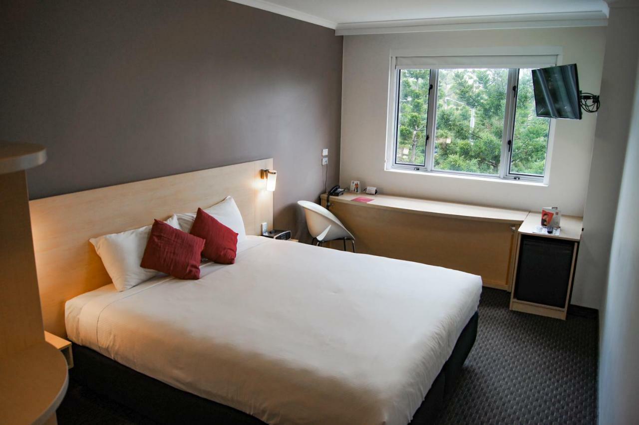 Ibis Sydney Olympic Park Hotel Екстериор снимка